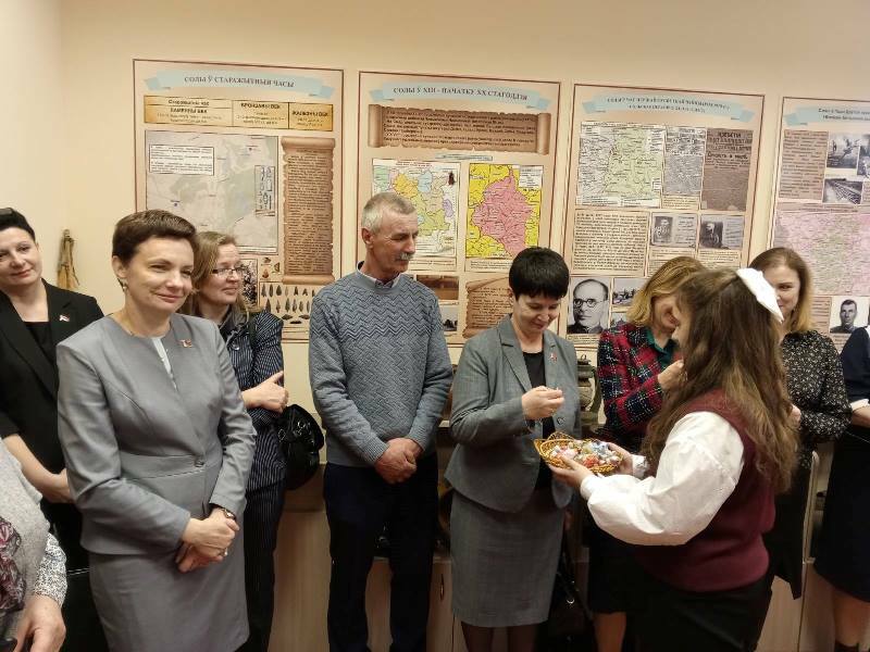 В Сольской средней школе имени Марьяна Дуксо торжественно открыли литературно-краеведческий музей В Сольской средней школе имени Марьяна Дуксо торжественно открыли литературно-краеведческий музей