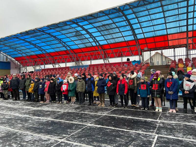 13 января на стадионе физкультурно-оздоровительного комплекса «Юность» состоялось торжественное открытие районных соревнований по биатлону: «Снежный снайпер».