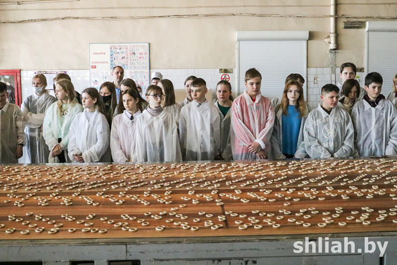 Учащиеся СШ №5 посетили Сморгонский хлебозавод