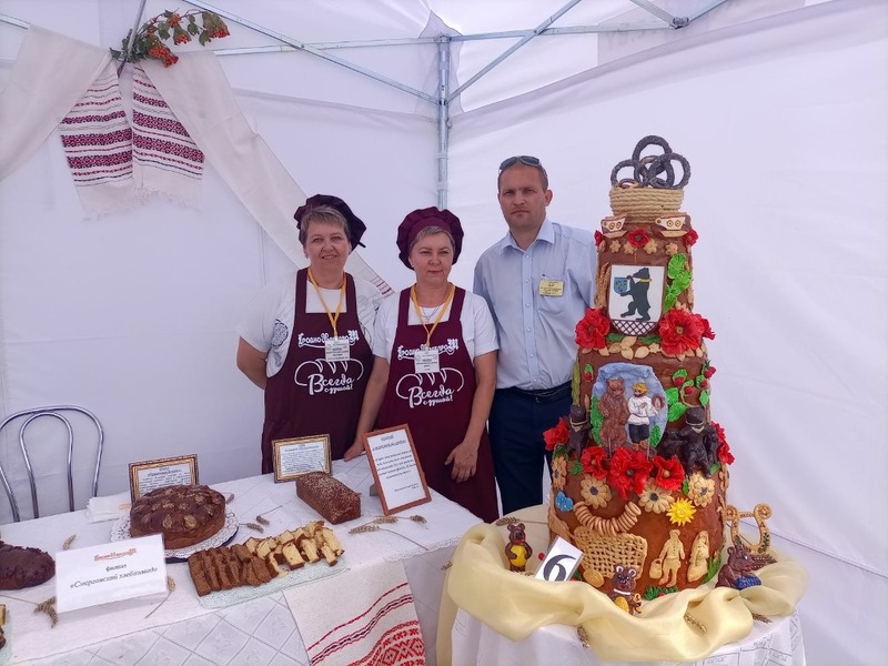 Смаргонскі каравай «Мядзведжая акадэмія» атрымаў «бронзу» ў конкурсе «Бацькаўшчына» Смаргонскі каравай «Мядзведжая акадэмія» атрымаў «бронзу» ў конкурсе «Бацькаўшчына»