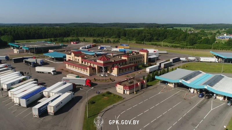 Польша приостанавливает движение в пункте пропуска «Бобровники» Польша приостанавливает движение в пункте пропуска «Бобровники»